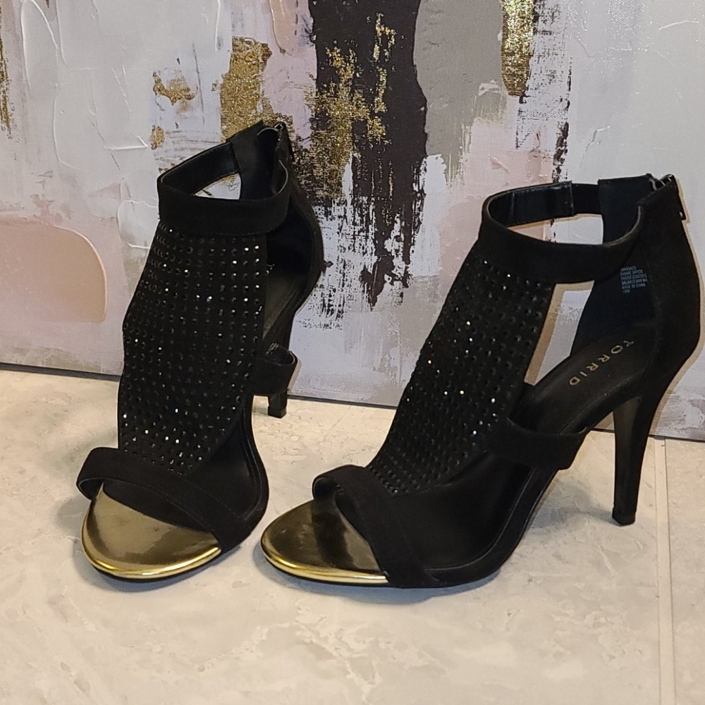 New! Torrid Sexy Black and Gold Heels